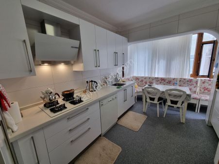 Aşağı Eğlence Göbeğe Yakın Cadde Üstünde 3+1 Ara Kat Bağımsız Full Yapılı