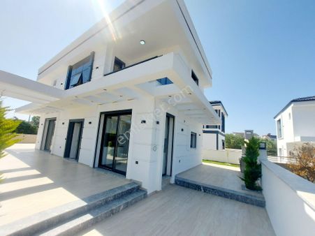Didim Sağturda Satılık Tam Müstakil Havuzlu Ultra Lüx 3+1 Ayrı Mutfak Villa