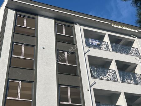 Çanakkale Barbaros Mahallesinde Cadde Üzeri 2+1 Satılık Daire