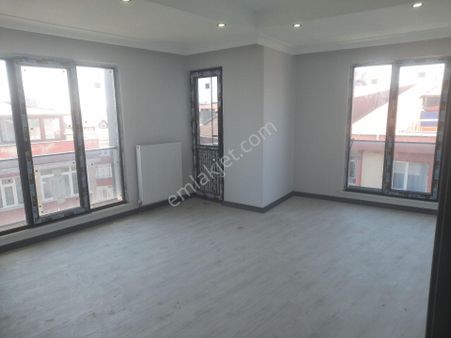 Ege Emlaktan Sultangazi Gazi Mh Satılık 3+1 Daıre