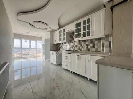 Çiğdemtepede Selim Cad Üzeri Manzaralı Çift Giriş 6+2 Ful Yapılı