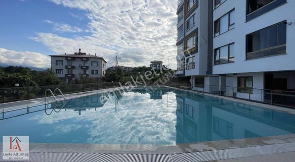 Trabzonda Havuzlu Site İçinde Satılık Sıfır Fırsat 3+1 Daire