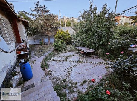 Kanarya Sahil'de 6+2 438 M² Arsa Satılık Müstakil Ev Acilll