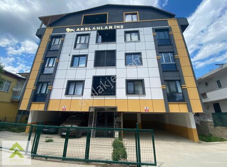 Alaçatı Gm'den Esentepe Mh'de Ortaokula Yürüme M. Satılık Daire
