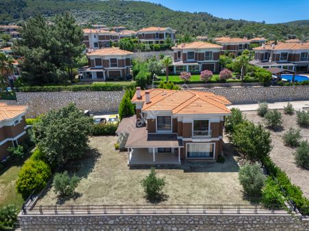 Egekoop 4 Mevsım Konaklarında Satılık 4+1 Vıll