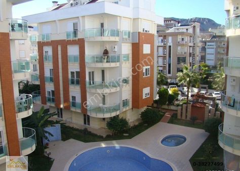 Limanın Merkezinde Lüx Sitede Acil Satılık 5+1 Dublex Daire