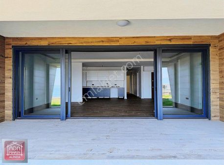 Eviz Royal Panorama'da Deniz Manzaralı Bahçe Katı