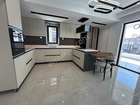 F.çakmak Mahallesinde Merkezi Konum Ara Kat Full+full 3+1 Daire