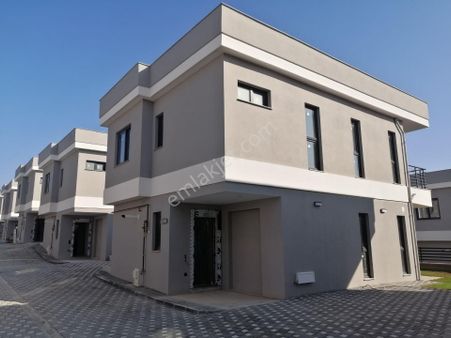 +++selanikten Şambayatta 4+1 Dublex Ortak Havuzlu Satılık Villa