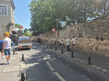 Molla Team'den Beyazıt Süleymaniye Cd.üzeri 20 M2 Satılık Dükkan