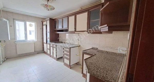 Hamidiye Mahallesi Geniş 3+1 Masrafsız Satılık