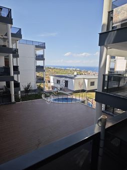 Dikili Ümmetoğlu'ndan 1+1 Deniz Gören Havuzlu Site İçerisinde Ara'kat Daire