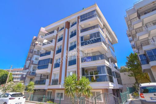 Kuşadası Marina'da Eşyalı Satılık 2+1 Daire