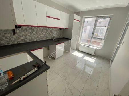 **akademi'den Zafer'de Ebeveyn Banyolu Yeni 3+1 Satılık Daire**