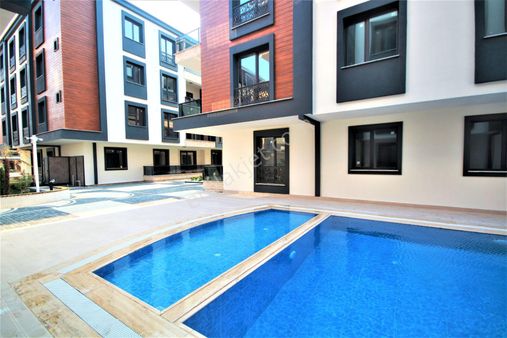 Kumsaldan Yüzme Havuzlu Açık Mutfaklı_2+1_geniş Daire