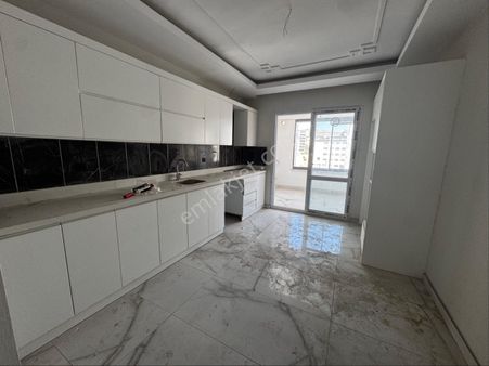 Belkızda Ana Cadde Üzeri Muazzam Genişlik Satılık 2,5+1 Daire