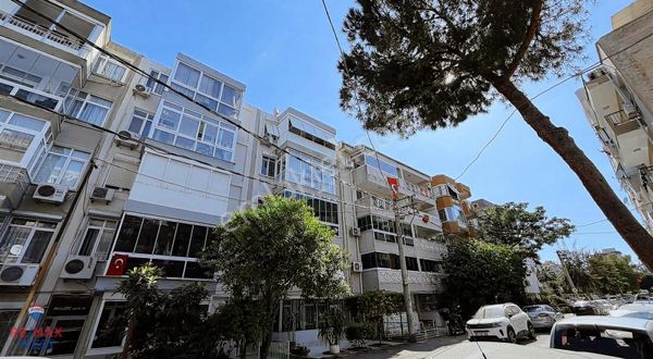 Karşıyaka Aksoy Sahil Ve Girne Caddesi Yakını Ara Kat 3+1 Daire