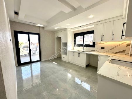 Akkonakta Ultralüks 4+1 200 M2 Kat Seçenekli Daireler