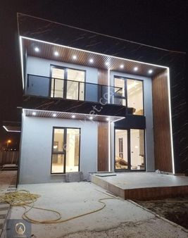 Düzce Merkez Kazukoğlunda Özel Mustakil Bahce İçinde Lüx Villa