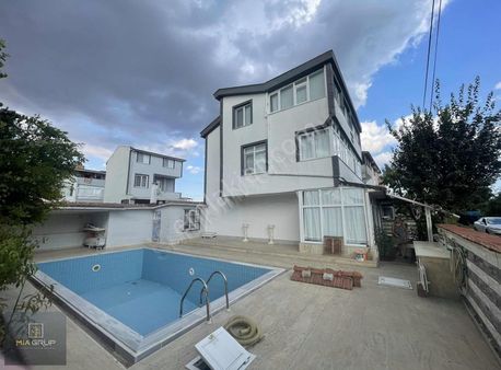 Mia Grup// Denize 800 Mt Müstakil Havuzlu Merkezi Konumda Villa