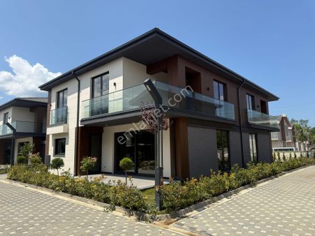 Zerlıfe Villaları'nda 3+1 160 M2 Satılık Ultra Lüks Villa