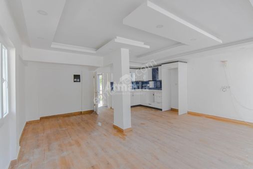 Kuşadası Bilgikent Sitesi'nde Deniz Manzaralı 4+1 Villa