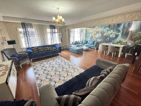 Furkan Emlaktan Çiftlik Mh 5+1 300m2 3.kat Asansörlü Caddeye Cephe Krediye Uygun Fırsat Daire