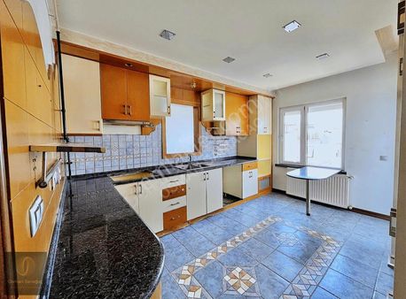 Şirinyalı Mah Katta Tek Daire D.gazlı Geniş Ferah 3+1 Satılık