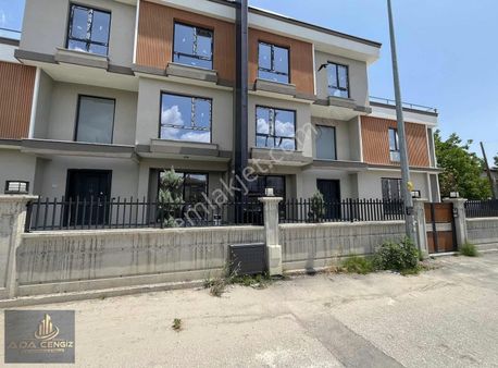 Serdivan Köprübaşında Hamamlı Saunalı Utra Lüks Villa