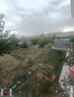 Kıranardında Satılık 7+1 Tripleks Villa