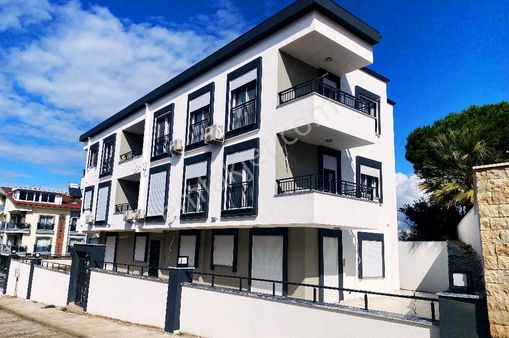 Didim Hisar Mahallesinde, Fener Caddesi Yanı, Asansörlü Sıfır Binada Satılık Köşe 2+1 Daire