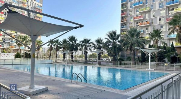 Mavişehir Soyak Optimus'ta Deniz Manzaralı Boş 1+1 Satılık Daire