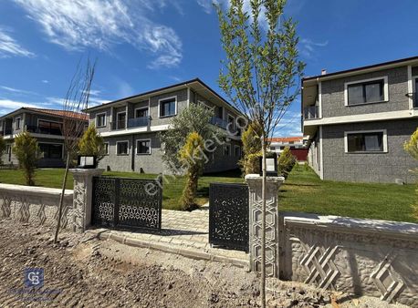 Çandarlı Merkezde 1+1 Sıfır Satılık Daire