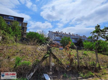 Bahçelievler Mahallesinde Deniz Manzaralı Satılık 856m2 Arsa