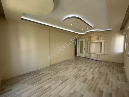 Didim Merkezde Satılık 3+1 Ayrı Mutfak Arakat-geniş Daire