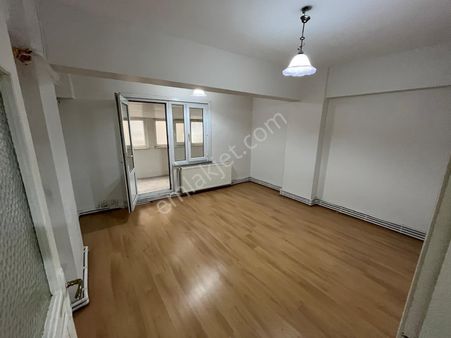 Özgür İnşaat'tan İsmetpaşada 2+1 105m2 Tramvay Dibi Yüksek Giriş