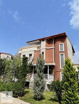Galata Gayrimenkul'den Çamlıyayla'da Villakent'te Satılık Villa