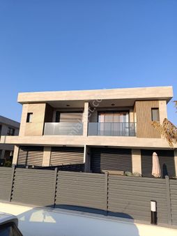 Mükemmel Konumda Müstakil Havuzlu 5+1 Satılık Lüks Villa