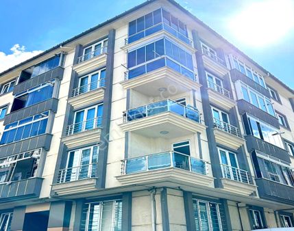 Beylikdüzü Ağca'dan Çift Bahçeli Satılık Daire