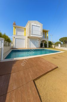 Davutlar’da Deniz Manzaralı 4+1 Konsept Villa