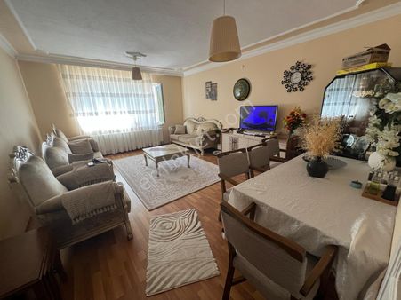 Çorlunun Gözdesi Emlaklar'da 3+1 Site İçinde Fırsat Daire!!!