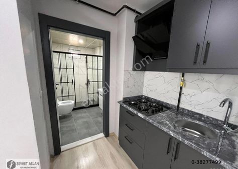 Şevket Aslan Gayrimenkulden Üniversite Bölgesinde Aratol İstiklal De Güzel Konumda Satılık 1+1