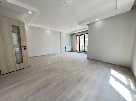 İmren Gayrimenkulden Cumhuriyet Mh. Sıfır Balkonlu Asansörlü 2+1 Arakat