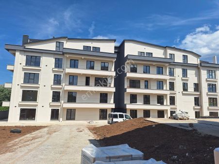 Kullar Yaylacık Mah. Site İçinde Satılık 2+1 Arakat Daire