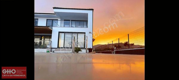 Gho'dan Ortaca Güzelyurtta Lüks Havuzlu Satılık Müstakil Villa