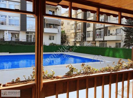 Maıson Göktürk Bentler Sitesin'de Havuz Cephe Satılık 3+1 Daire