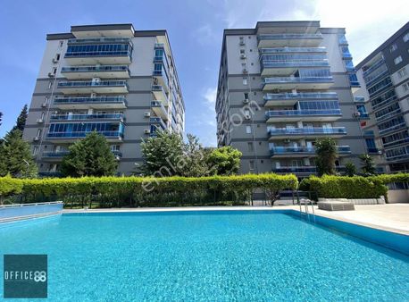 Bornova Yeşilova'da Havuzlu Site İçerisinde Satılık Daire