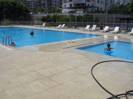 Satılık Çiftlikköyde 2+1 Site İçerisinde Havuzlu Daire