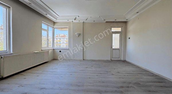 Revizyon Diamond'an Müthiş Konum'da Salon Mutfak Ayrı 2+1