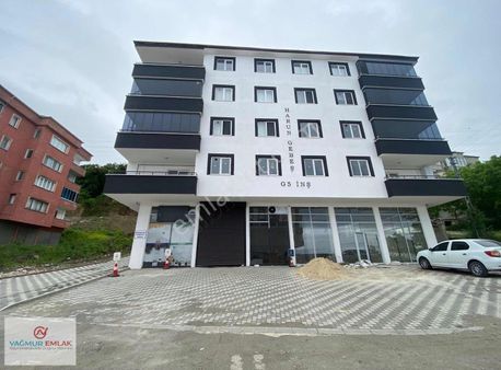 Yağmur Emlak'tan Kirazlık'ta Satılık 400 M² Depolu Dükkan